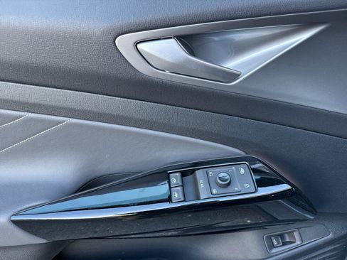New 2026 Volkswagen ID.4 Pro S Plus AWD/4WD image 10