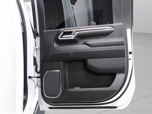 Used 2024 Chevrolet Silverado 2500 LTZ w/ LTZ Convenience Package AWD/4WD image 35