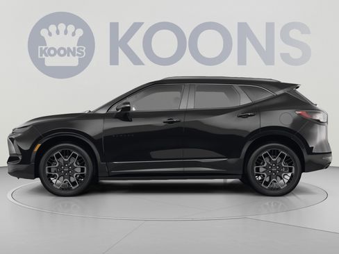 Used 2024 Chevrolet Blazer RS FWD image 2
