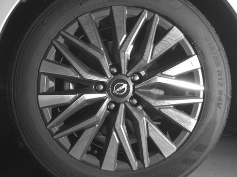 Used 2025 Nissan Altima 2.5 SV FWD image 12