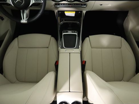 New 2026 Mercedes-Benz GLB 250 image 17