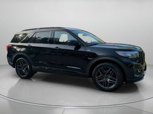 New 2026 Ford Explorer ST-Line w/ ST-Line Street Pack RWD image 38