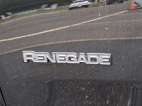 Used 2023 Jeep Renegade Latitude image 31