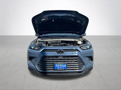 Certified 2024 Toyota Grand Highlander AWD image 5