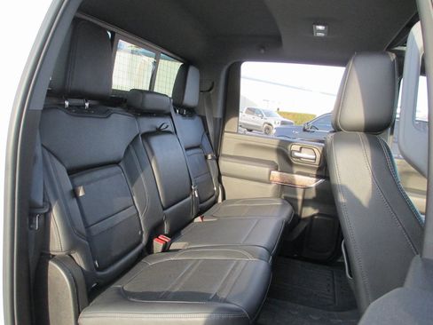 Used 2022 GMC Sierra 2500 Denali w/ Denali Ultimate Package image 22