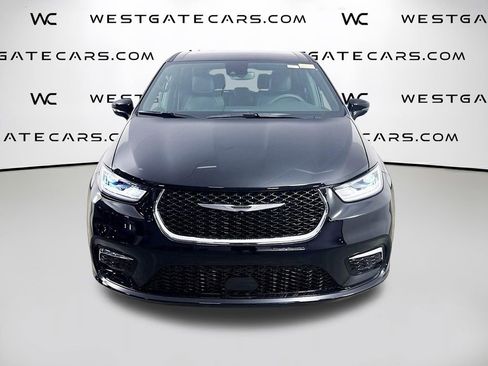 New 2026 Chrysler Pacifica Select image 4