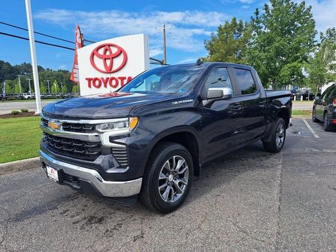 Used 2024 Chevrolet Silverado 1500 LT AWD/4WD image 2