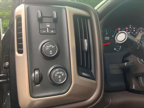 Used 2017 GMC Sierra 1500 Denali w/ Denali Ultimate Package AWD/4WD image 33