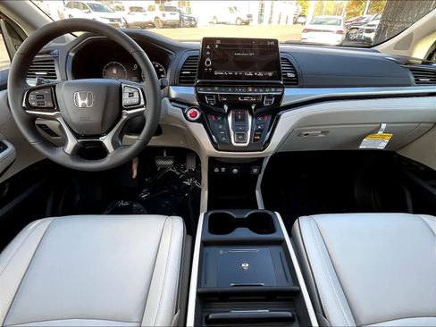 New 2026 Honda Odyssey Touring image 12
