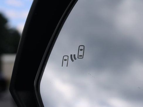 Used 2021 Toyota RAV4 XLE Premium AWD/4WD image 30