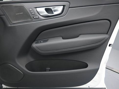 Used 2026 Volvo XC60 B5 Ultra w/ Protection Package Premier image 31