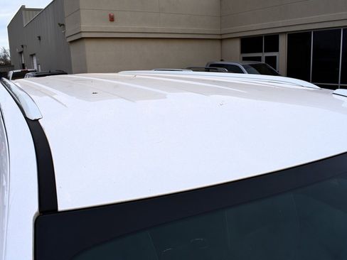 Used 2023 Chevrolet Suburban Premier image 9