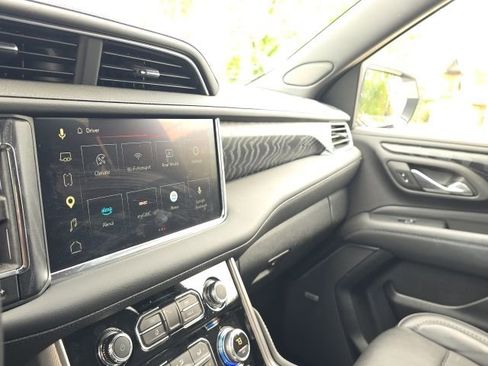 Used 2024 GMC Yukon XL Denali w/ Advanced Technology Package image 35