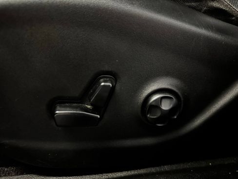 Used 2018 Jeep Cherokee Trailhawk AWD/4WD image 25