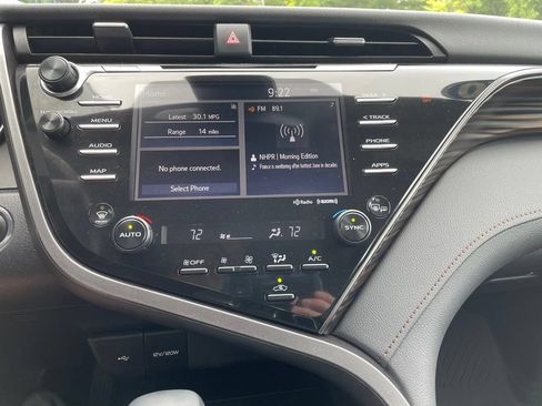 Used 2020 Toyota Camry XLE AWD/4WD image 18