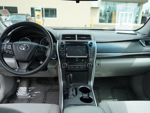 Used 2016 Toyota Camry LE FWD image 19
