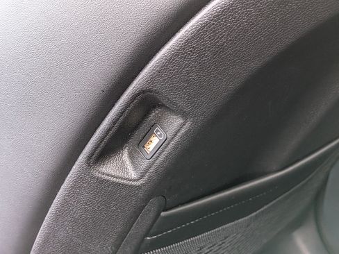 Used 2022 Kia Sorento S w/ Panoramic Sunroof Package FWD image 16