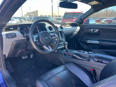 Used 2016 Ford Mustang Premium image 15