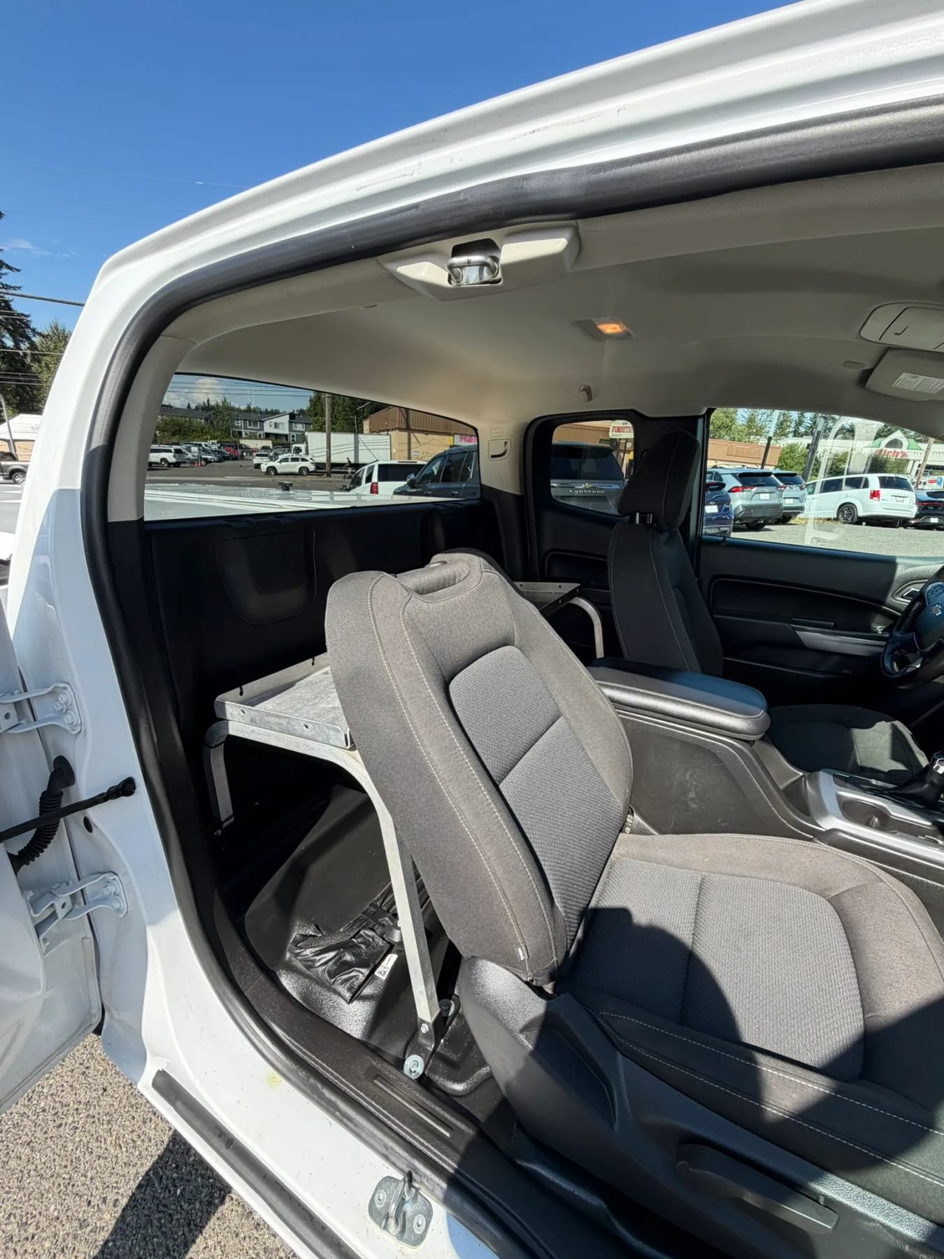 Used 2022 Chevrolet Colorado LT w/ Fleet Safety Package RWD image 21