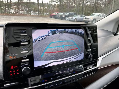 Used 2023 Toyota Sienna LE image 25
