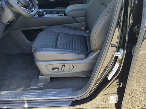 New 2025 Nissan Pathfinder Rock Creek image 14