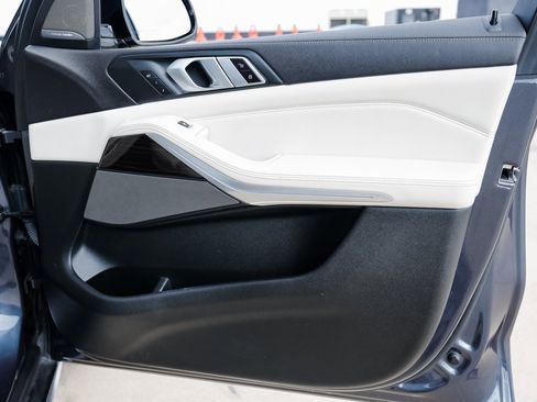 Used 2021 BMW X5 xDrive45e w/ Premium Package 2 image 27