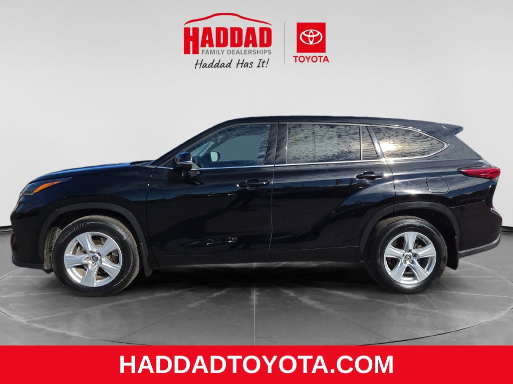 Used 2021 Toyota Highlander L AWD/4WD image 2