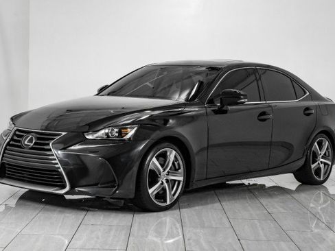 Used 2018 Lexus IS 300 AWD w/ Comfort Package image 4
