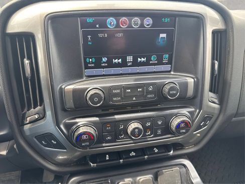 Used 2018 Chevrolet Silverado 1500 LT w/ LPO, Black Pack AWD/4WD image 21