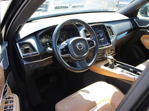 Used 2019 Volvo XC90 T6 Momentum w/ Advanced Package AWD/4WD image 12