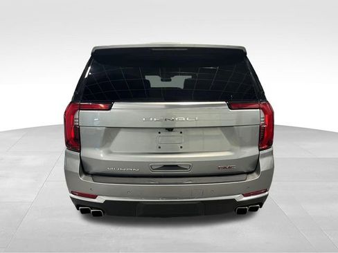 Used 2025 GMC Yukon XL Denali AWD/4WD image 4