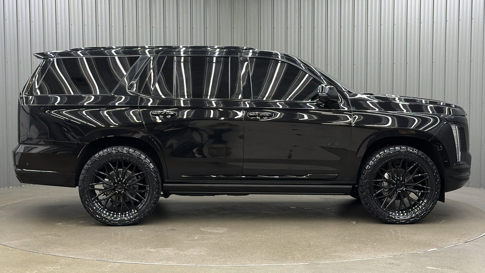 Used 2026 Cadillac Escalade Platinum Sport w/ LPO, ONYX Package AWD/4WD image 6
