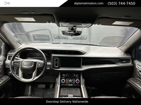 Used 2022 GMC Yukon XL Denali w/ Advanced Technology Package image 26