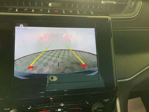 Used 2024 Jeep Grand Cherokee Altitude image 17