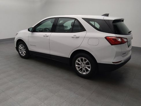 Used 2018 Chevrolet Equinox LS FWD image 3
