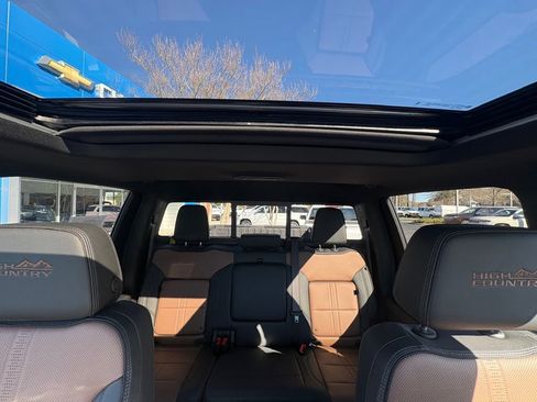 Used 2025 Chevrolet Silverado 2500 High Country w/ Technology Package image 13