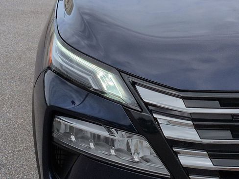 New 2026 Nissan Rogue Platinum image 11