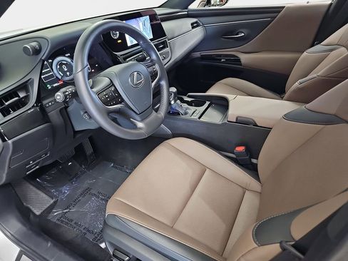 Certified 2025 Lexus ES 300h w/ Premium Package image 18
