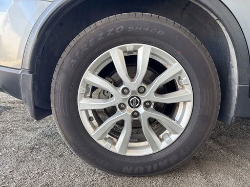Used 2019 Nissan Rogue SV FWD image 21