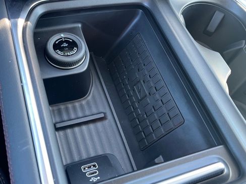 New 2025 Ford Expedition Max Active image 12