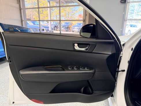 Used 2019 Kia Optima EX image 14
