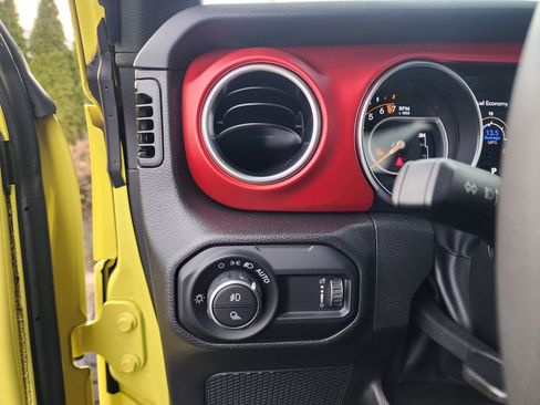 Used 2023 Jeep Gladiator Rubicon w/ LED Lighting Group image 26