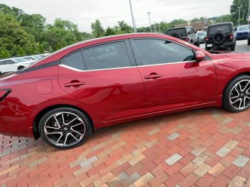 Used 2024 Nissan Sentra SV FWD image 2