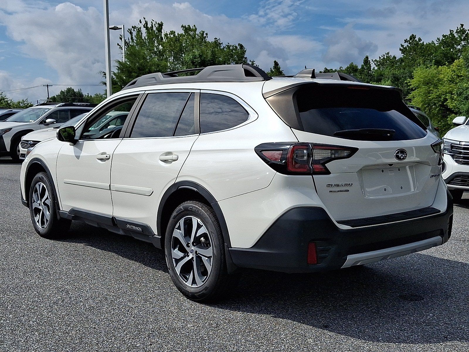 Used 2022 Subaru Outback Limited AWD/4WD image 6