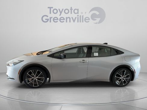Used 2025 Toyota Prius Limited FWD image 2