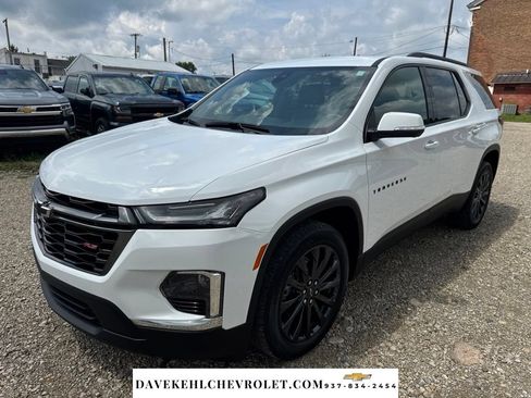 Used 2023 Chevrolet Traverse RS FWD image 1