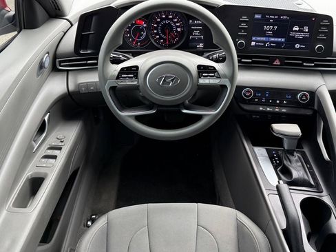 Used 2023 Hyundai Elantra SEL FWD image 16