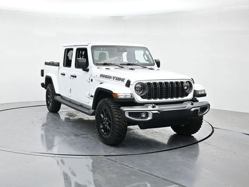 Used 2025 Jeep Gladiator Sport AWD/4WD image 4