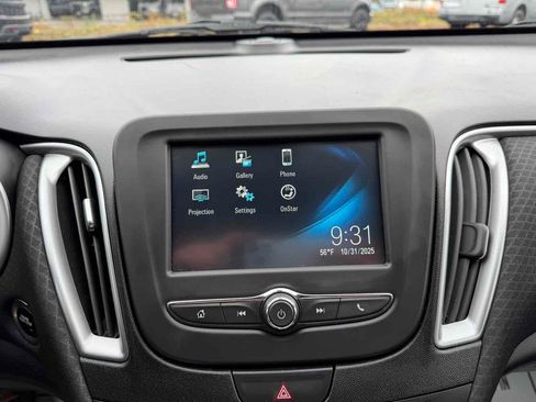 Used 2018 Chevrolet Malibu LS image 25