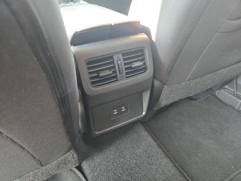 Used 2024 Nissan Rogue SV AWD/4WD image 25